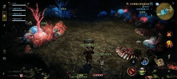 沾有血污的笔记界面展示三条随机提示信息