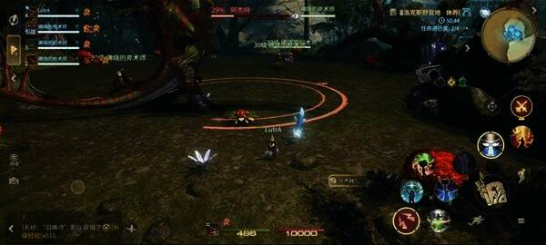 玩家团队成功击败水栖蝾螈,庆祝胜利的画面