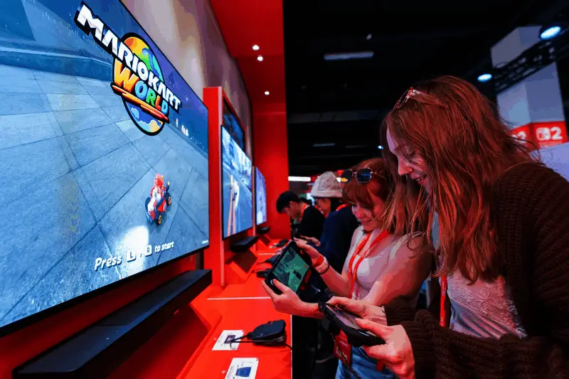 《马里奥赛车:世界》游戏封面及实机画面截图