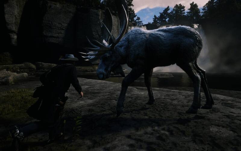 地图标注点显示传说驼鹿的具体位置,位于地图右上方夏洛特小屋左侧区域