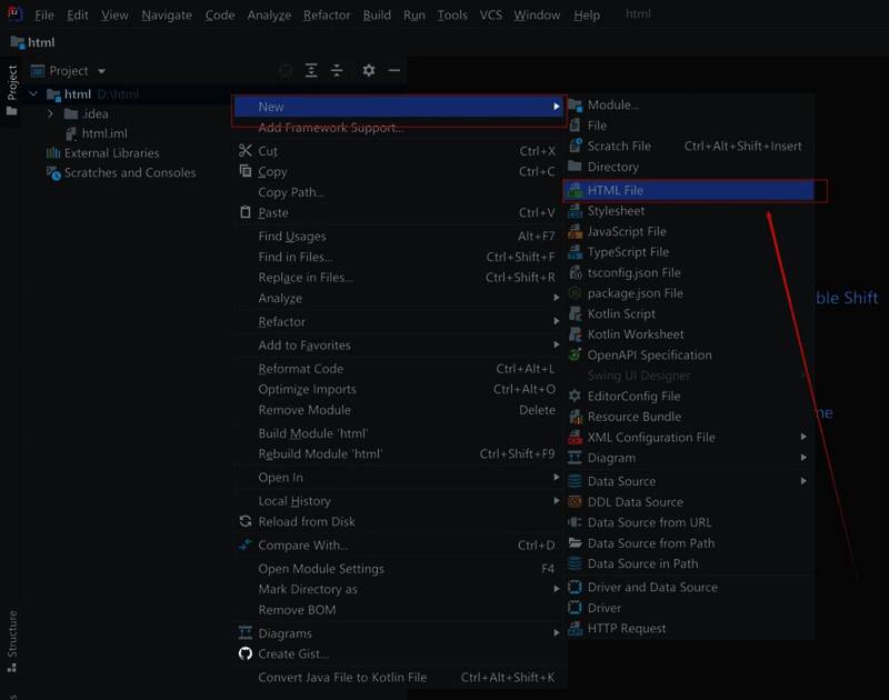 HTML编辑界面展示，代码区域清晰可见