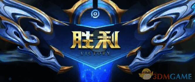 手机屏幕显示二维码扫描过程,手指正在触控操作界面