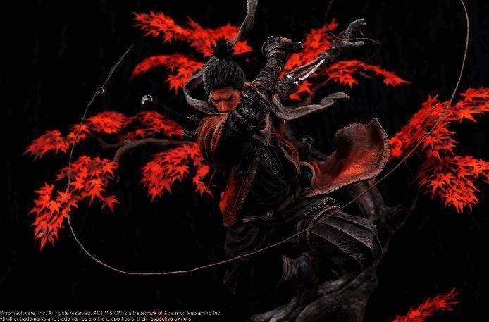 雕像局部特写,刀刃锋利反光效果逼真,服饰布料质感自然垂坠