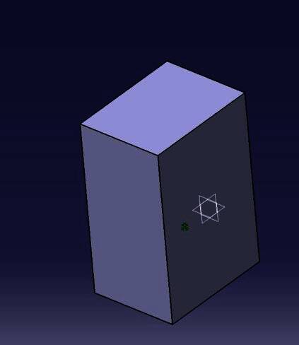 零件被选中后出现绿色高亮标记,表明已设置为固定状态