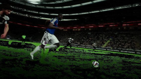 维埃拉高速带球突破,身体对抗极强