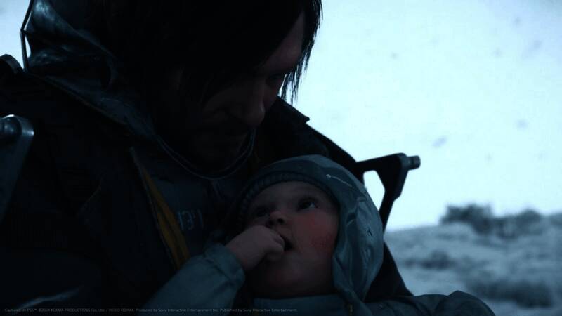 小岛秀夫接受采访现场照片,神情凝重