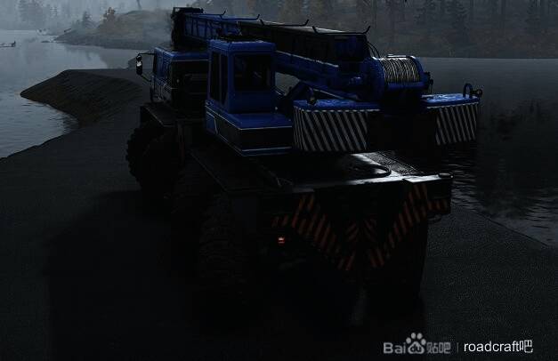 吊车执行复杂任务时的动态捕捉画面,体现改装实用性