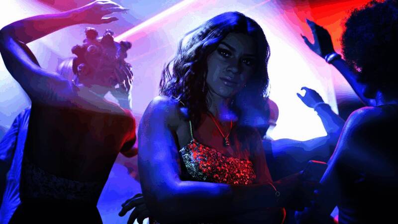 《GTA6》早期概念图,展现侦探风格的暗黑都市场景