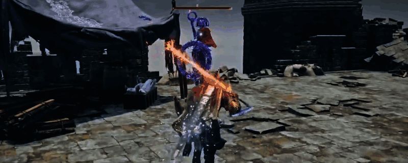 追踪者手持大剑在黑暗环境中穿梭,背景是神秘而充满压迫感的地图场景