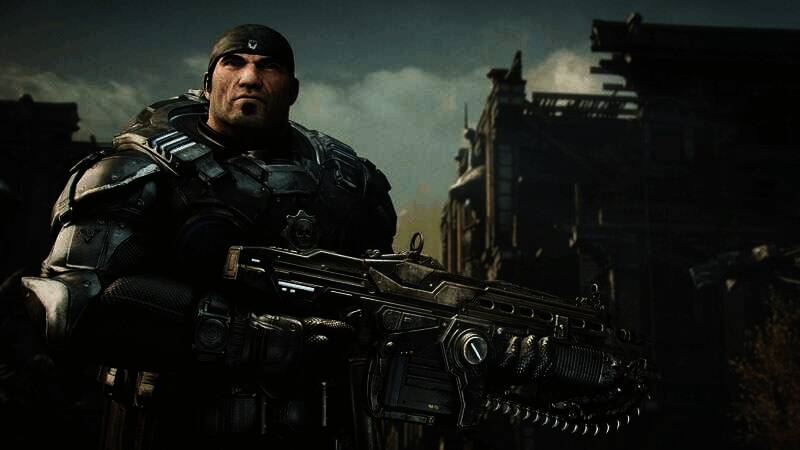 《战争机器:重装上阵》游戏封面,画面中展示主角手持武器,背景为废墟战场