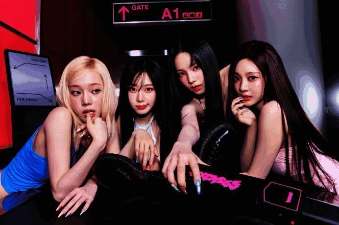 《街霸6》× aespa 宣传图，街头格斗风格与女团视觉元素融合