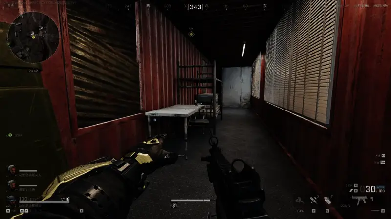 维修检查站内部桌面特写,摆放着碳纤维板等物品