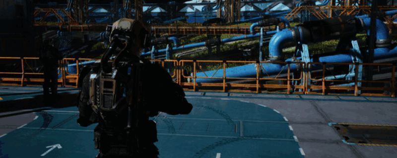 主角身着战斗服站在飞船前,背景是未来感十足的太空站