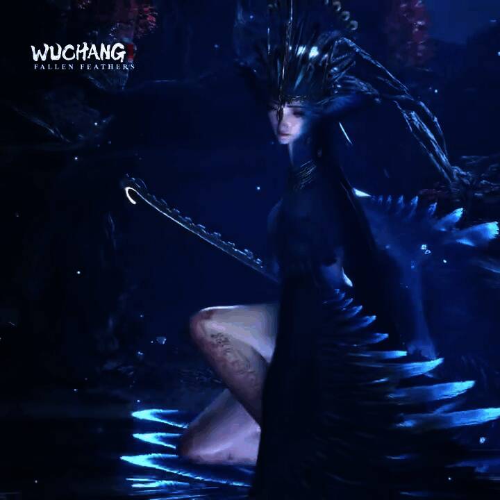 主角在黑暗森林中穿梭,身披斗篷,周围弥漫着诡异雾气