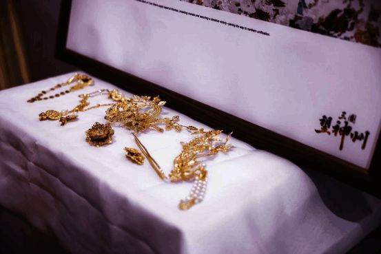 游戏中呈现的三国战场场景,水墨风格浓郁,人物造型精致细腻