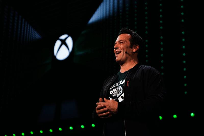 微软新款Xbox掌机概念图，展示其轻薄便携设计与现代化外观