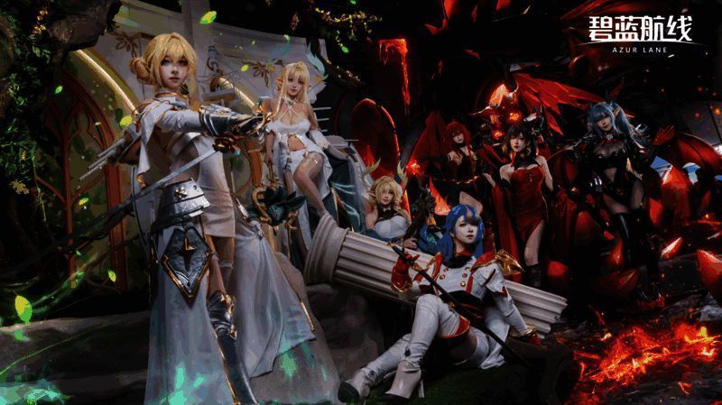 多位角色Coser集体亮相,展台前人潮涌动,互动气氛热烈