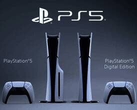 玩家在电视前操作PS5 Pro手柄,屏幕显示高清游戏画面