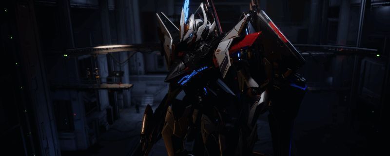 矛隼机甲强袭自由高达涂装展示图，机甲整体配色鲜明，融合蓝红金等经典元素