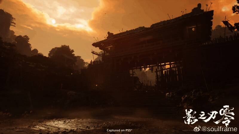 试玩区玩家正在使用PS5和PC设备体验《影之刃零》,现场气氛热烈