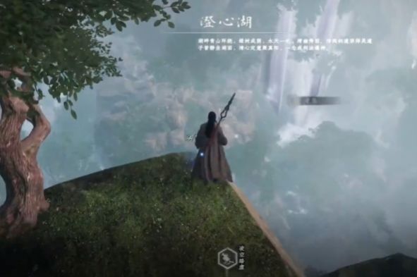 昏暗山洞内，角色正打开一个古旧木箱，光芒闪烁暗示珍贵物品