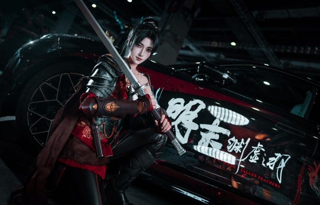 舞台环节,制作人夏思源登台与玩家互动,现场气氛热烈