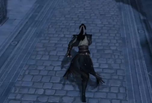 四象阵内部场景，玩家角色正在旋转青龙雕像，四周符文闪烁，气氛紧张