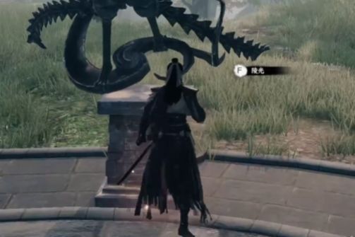 龙脉宝库内部场景，两颗 glowing 龙珠嵌于门扉机关上，大门缓缓开启，内部金光闪烁