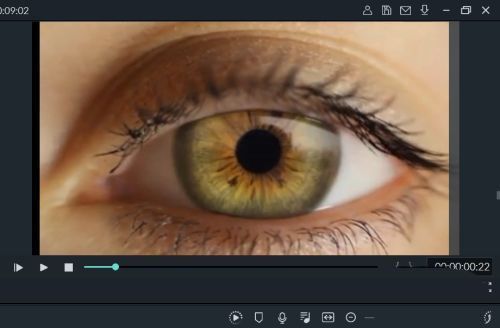 最终成片预览画面,显示视频从真实场景过渡到眼睛特写,再切入全新场景,过渡自然流畅
