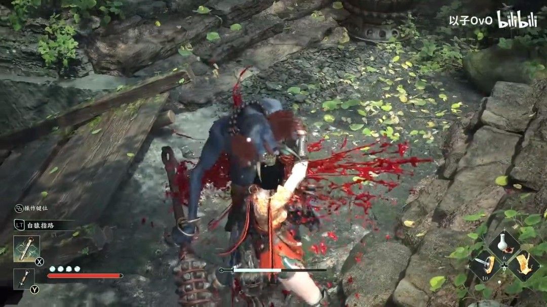 三娘行走在布满齿轮装置的古城街道,背景可见传统屋檐与蒸汽机械共存