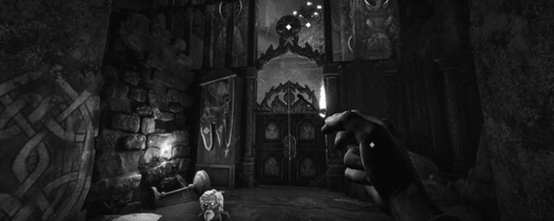 《独眼利霍》游戏主视觉图,昏暗场景中一名独眼男子背对镜头站立,周围弥漫着诡异雾气,营造出强烈的恐怖氛围