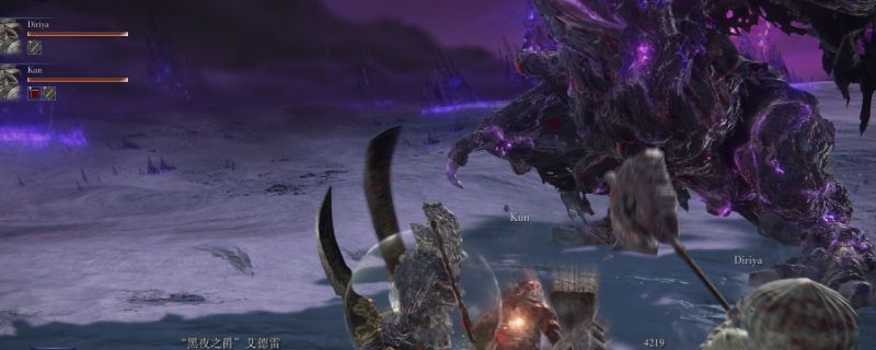 永夜巨颚在昏暗天空下张开巨口咆哮的震撼场景,背景为破碎的山脉与翻滚乌云