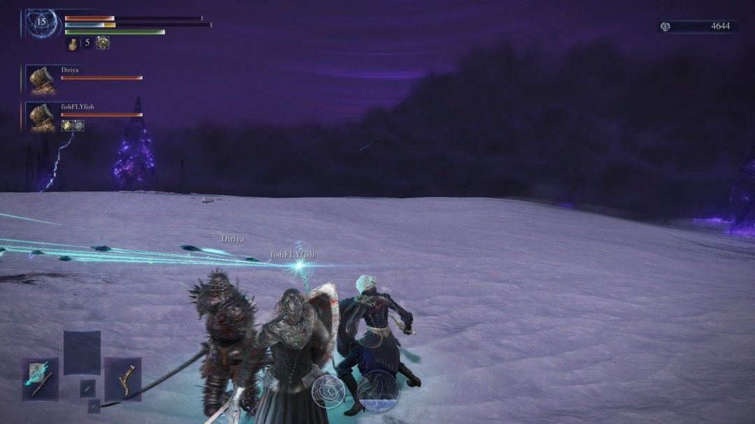 三位女性角色分别施展远程法术,能量光束交织轰击空中的永夜巨颚