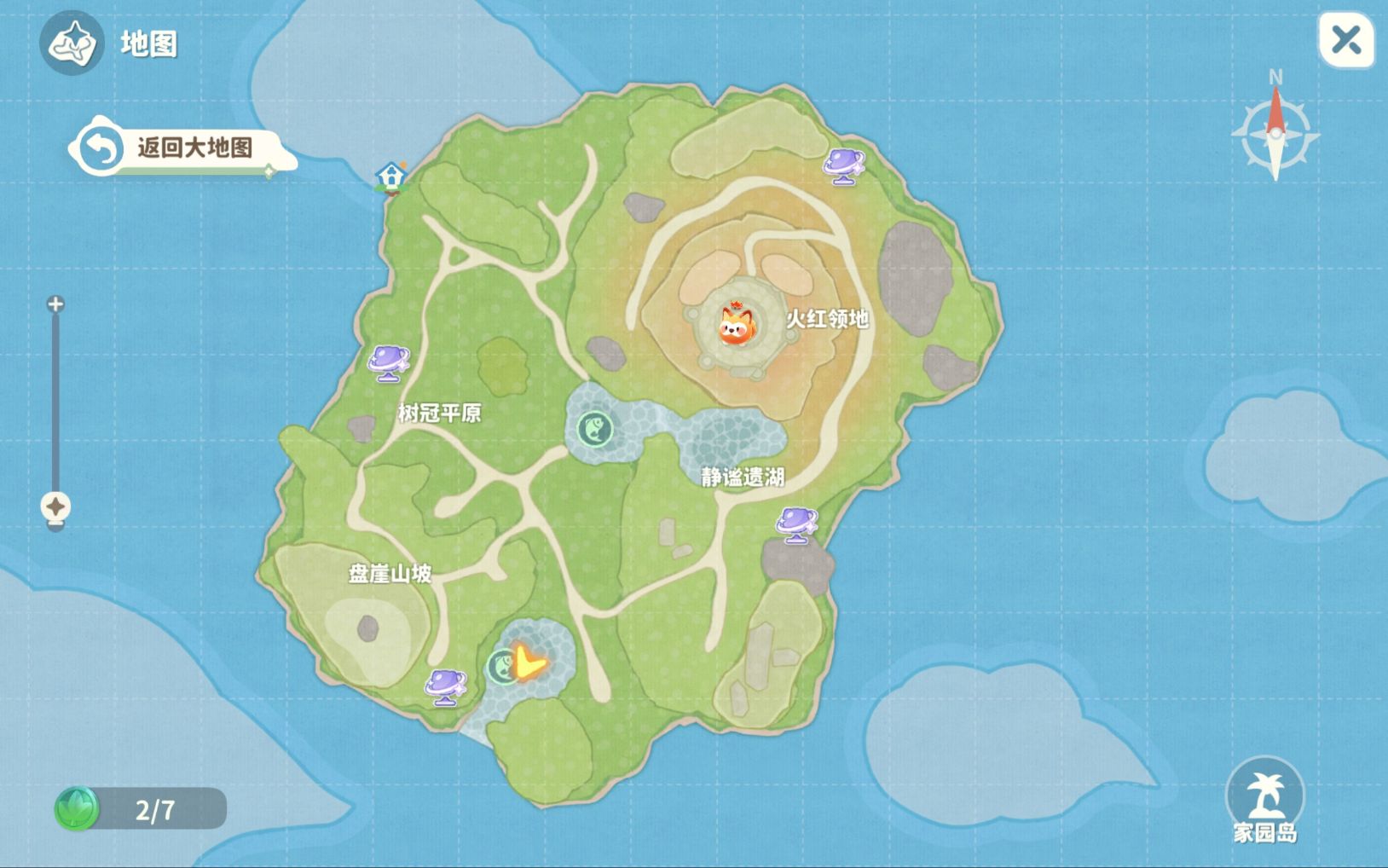 树野小岛水池边景，气泡停驻于长满青苔的灰褐色卵石表面，水面倒映气泡光影与垂柳枝条