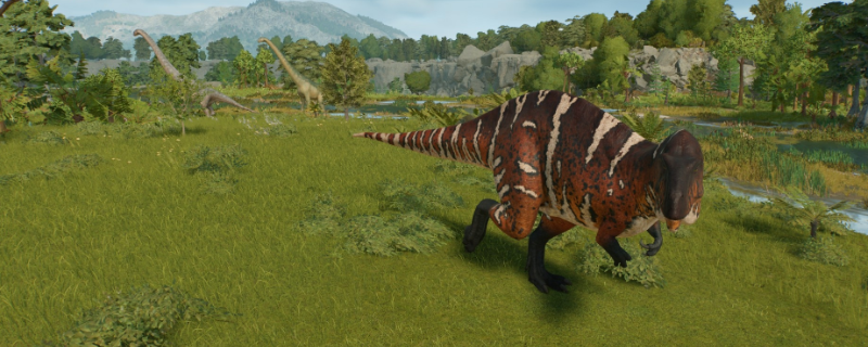 《侏罗纪世界:进化3》游戏内角龙类恐龙群像展示图:中央为威风凛凛的三角龙头部特写,两侧环绕着不同体型与冠饰形态的角龙,背景为热带雨林风格的围栏园区,光影层次丰富,细节逼真